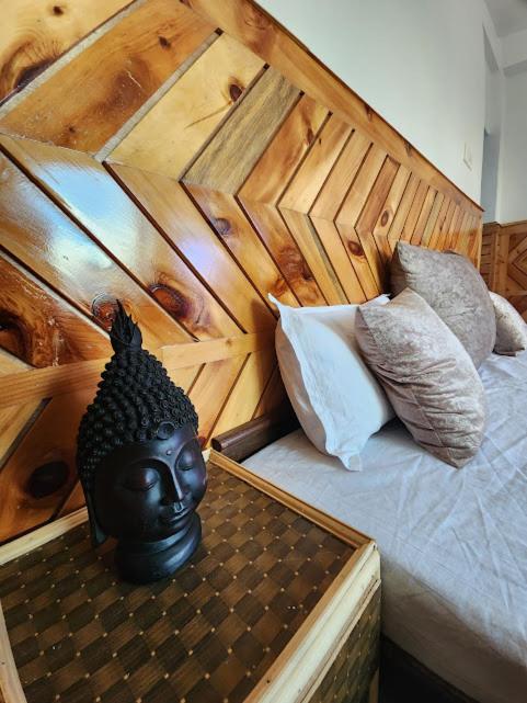 Safarnama Retreat Homestay - All Rooms With Mountain View Kalpa Luaran gambar
